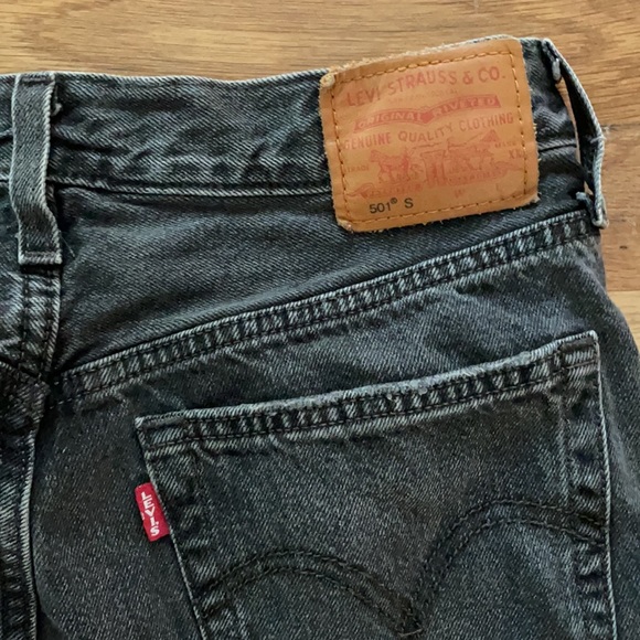 Levi 501s Skinny Jeans in Black Stick size 26w 28l - Picture 7 of 9